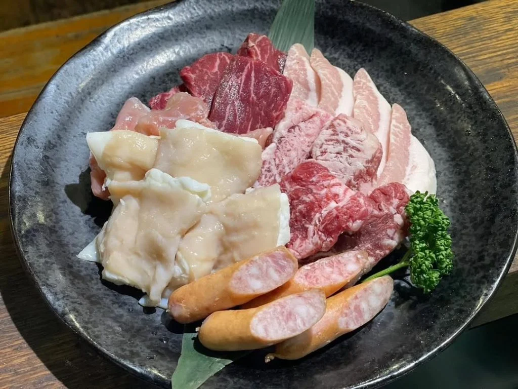 家族でワイワイ楽しめる 【ファミリー盛り合わせ 2,280円+税】登場!